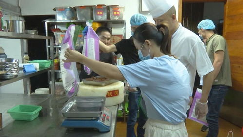 筑牢夏日“食安防线”——洋浦开展高温天气食品安全监督抽检专项行动